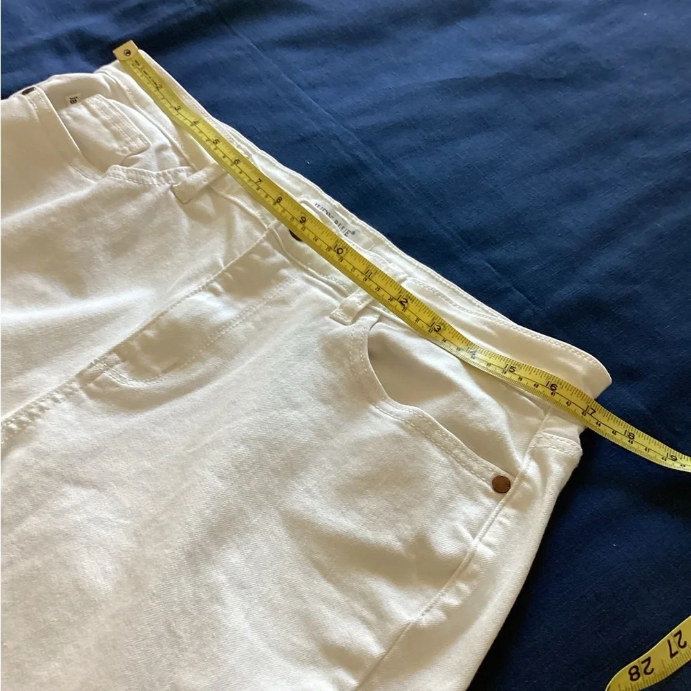 Judy Blue capris - Picture 8 of 12